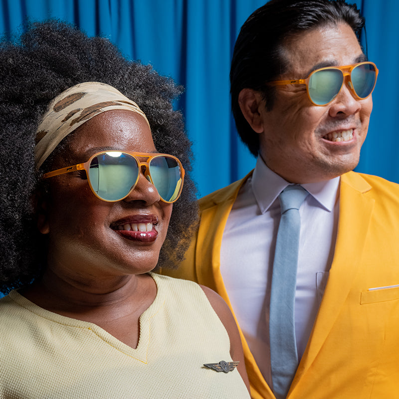 Cheesy stewardess-MACH Gs-RUN goodr-2-goodr zonnebril