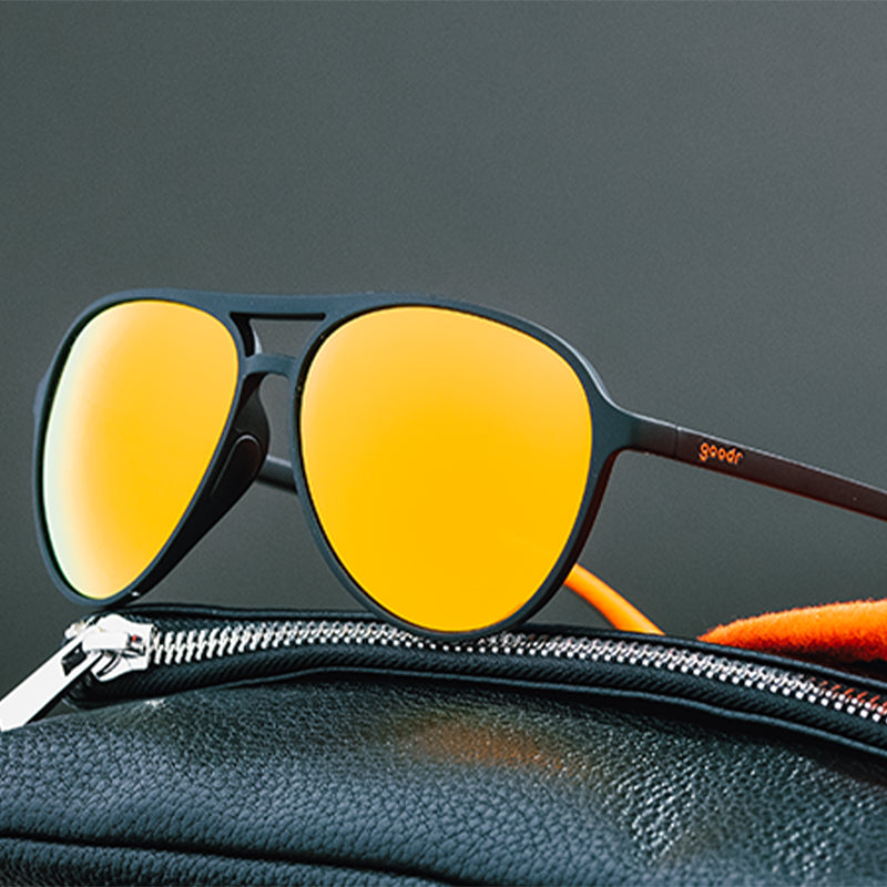 Call Me Tarmac Daddy | zwart pilotenmontuur met amberkleurige glazen | goodr MACH G zonnebril